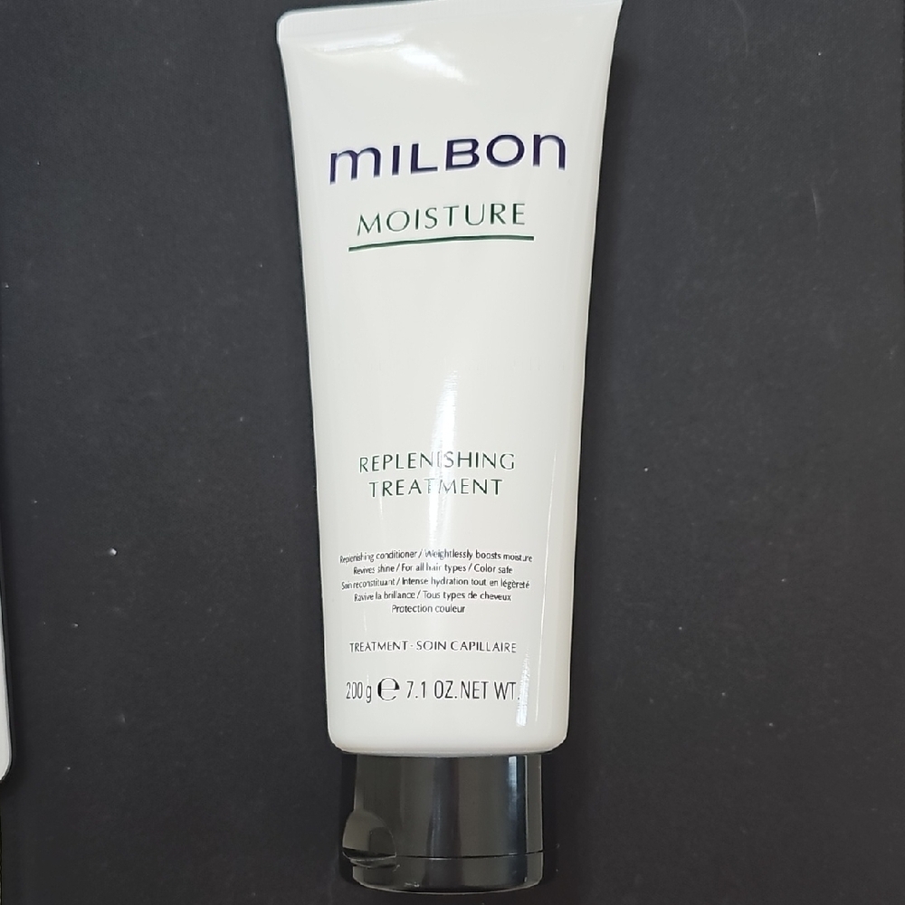 Moisture Replenishing Treatment - White - Picture 3 of 4
